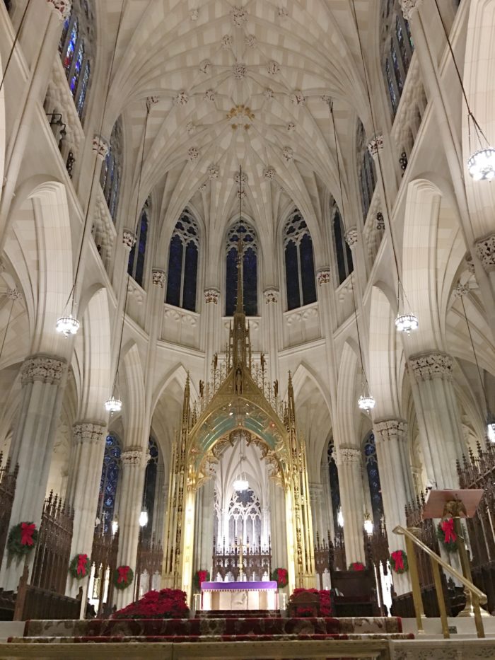 christmas-in-new-york-city-st-patricks-cathedral3